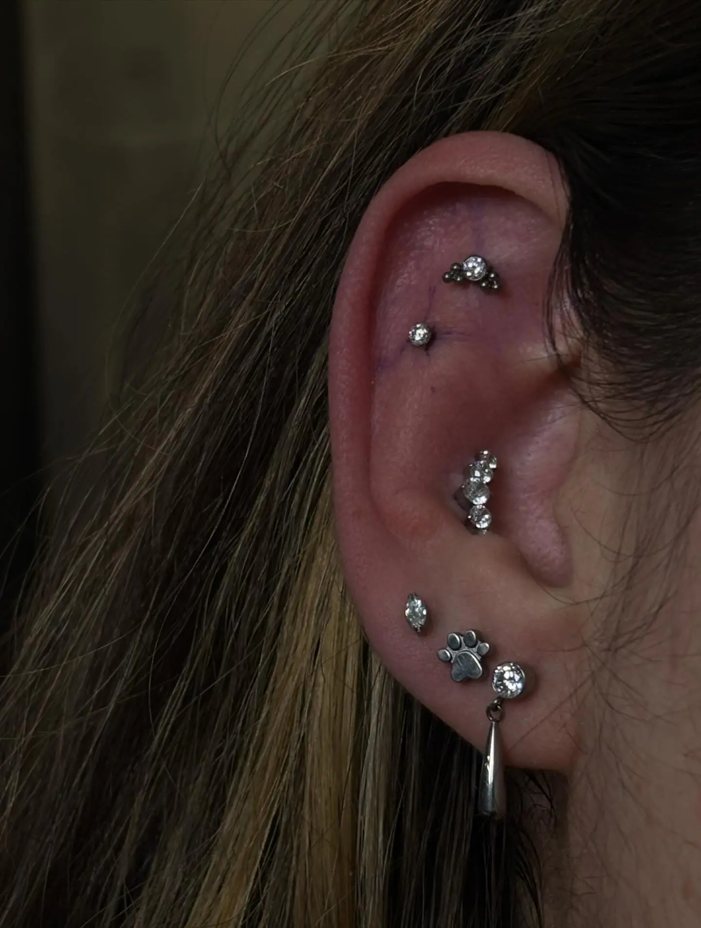 Flat conch piercing